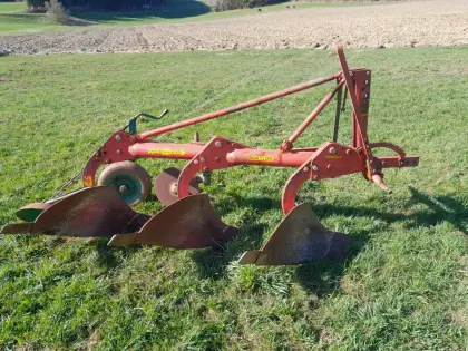 Oldtimer schöner alter Kverneland Pflug alles Original