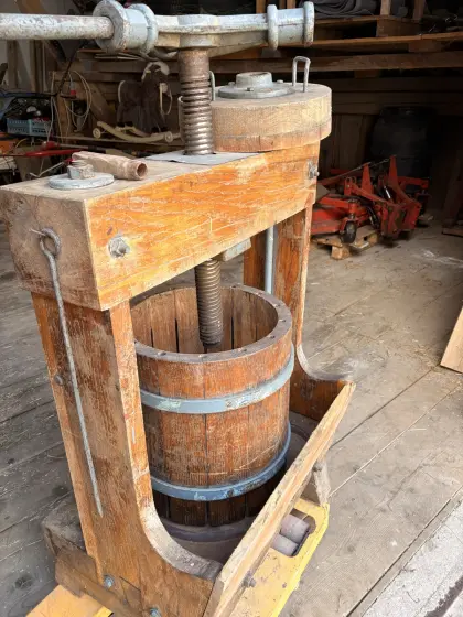 Mostpresse mit Mühle