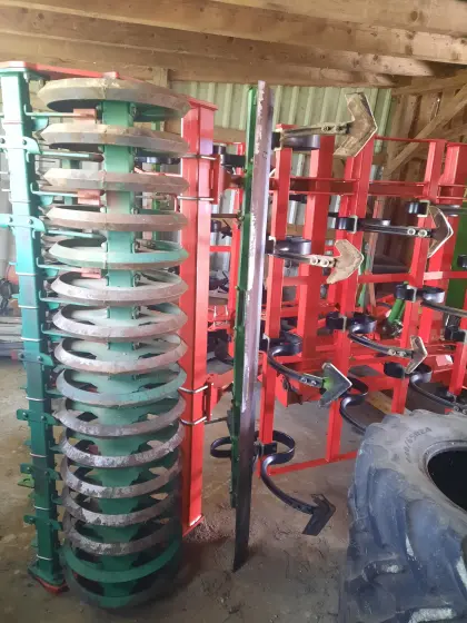 Agro-Masz Leichtgrubber, 4 m AB, Dachringwalze