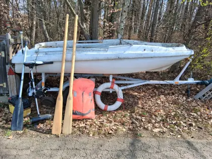 Boot CAP 360 mit Anhänger und Ausrüstung