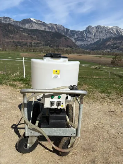 Milchtaxi mit Pumpe und Rührwerk (nicht verwendet)