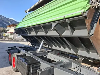 Verkaufe gebrauchten Pühringer 3-Seitenkipper für Traktor