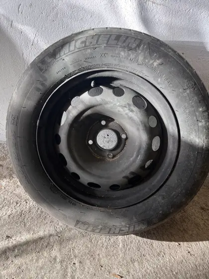 Sommerreifen auf Stahlfelgen (4-Loch)