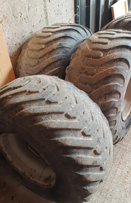 Reifen 400/60-15,5