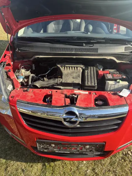 Opel Agila, baugleich Suzuki Splash