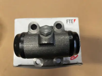 Steyr Serie 80, Lindner, Radbremszylinder