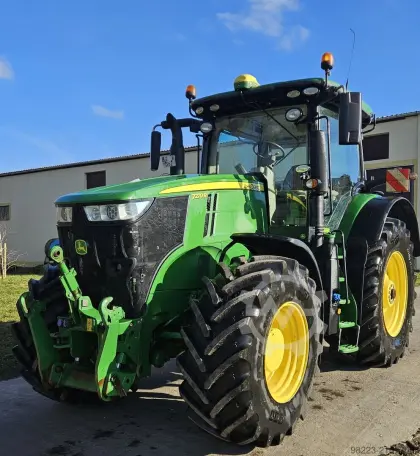 John Deere 7270 R Traktor