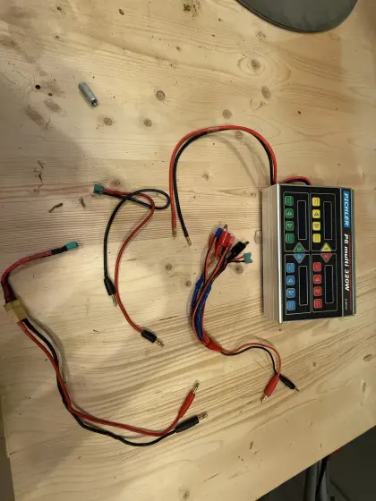 PICHLER P6 MULTI QUATRO-LADEGERÄT DELUXE 4X80W MIT KOFFER