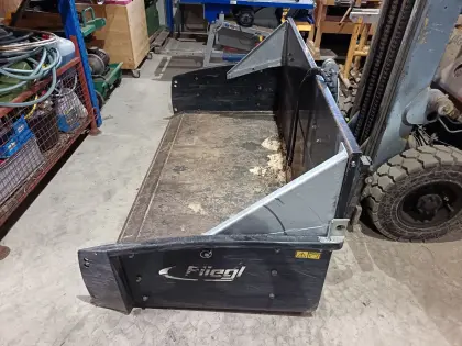 Heckkiste Fliegl Giant 220
