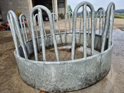 Patura Futterraufe rund