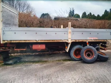 LKW Plateau mit Aluwände