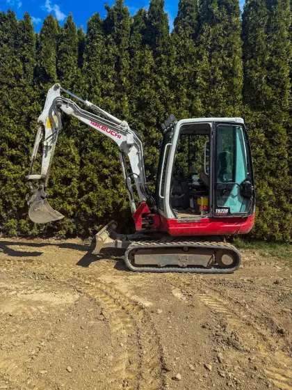 Verkaufe Takeuchi Minibagger TB228 in gutem Zustand
