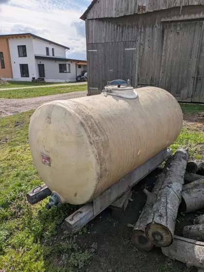 Polyestertank liegend 1.500 l