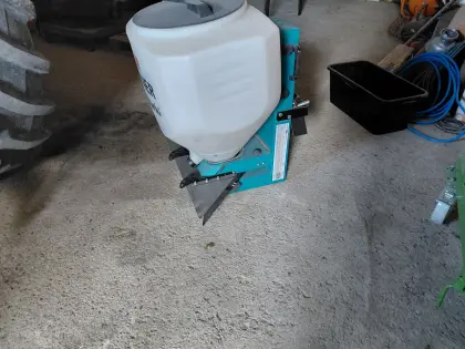 Lehner Kleinsamen- und Schneckenkornstreuer