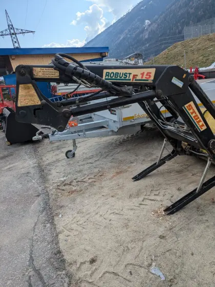 Frontlader mit Schaufel