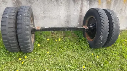 Achse mit Zwillingsrädern