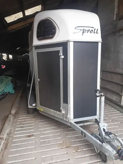 Cheval Liberte Pferdeanhänger Pferdehänger Sproll