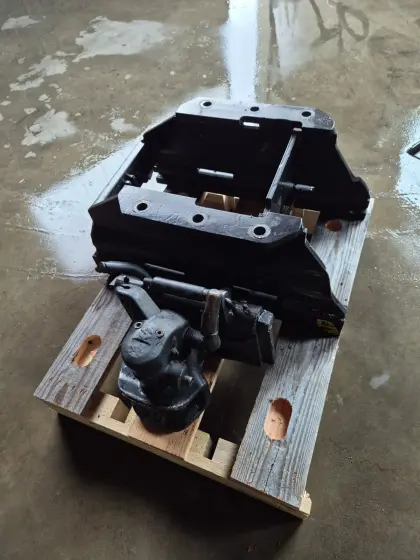 Selbsttätige Anhängekupplung + Schlitten (Sauermann)