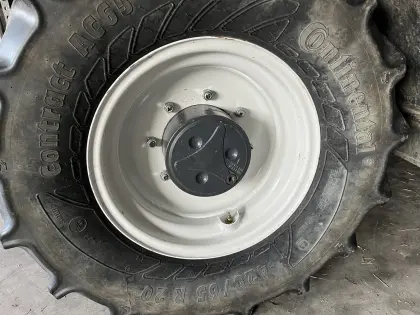 Verschenke 2 Reifen 420/65R20