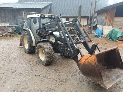 Lamborghini mit Hauer Frontlader Crono 574-70