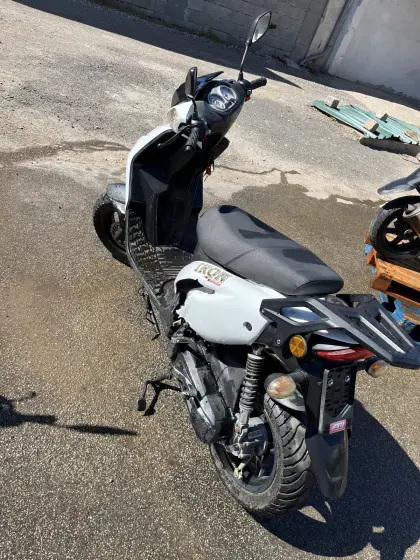 Moped/Roller Iron Explorer