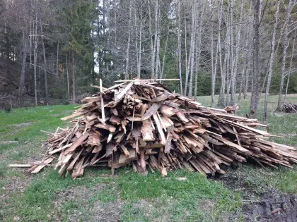 Hackschnitzelmaterial Fichte Kiefer zu verkaufen