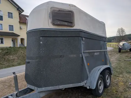 Böckmann Pferdeanhänger zu verkaufen