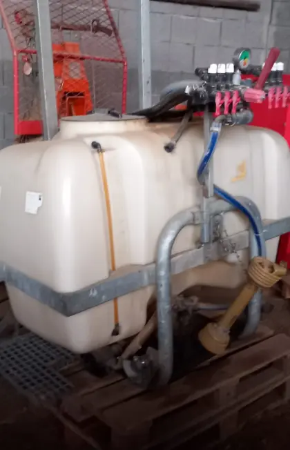 Verkaufe 2 Feldspritzen