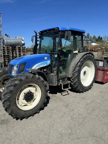 New Holland TN85SA
