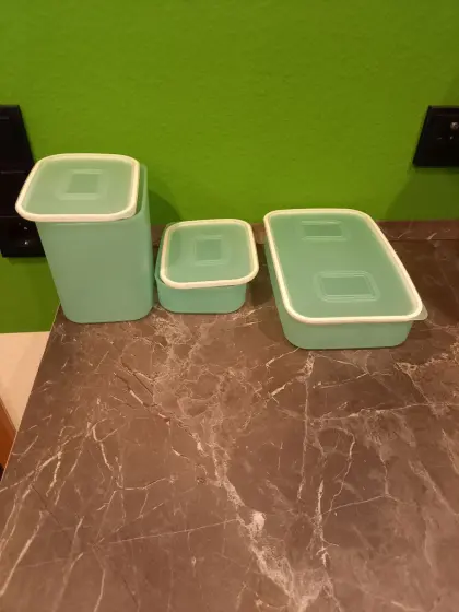 3 Tupperware-Dosen