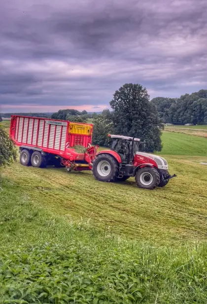Biete Ladewagen und Abfuhrarbeiten an