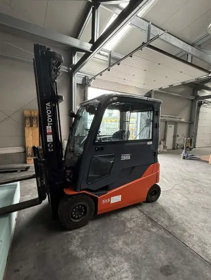 Stapler Toyota 8FBMT35