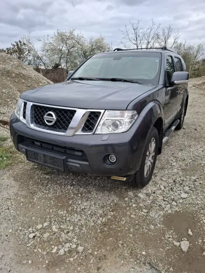 Nissan Pathfinder V6 Diesel