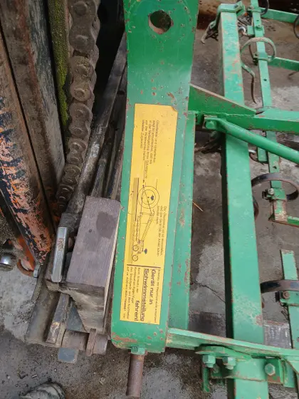 Verkaufe Feldherr Federzinkenegge