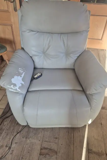 El. Fernsehsessel mit Aufstehhilfe