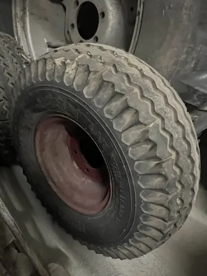 Vredestein Reifen 10.0/80-12 mit 6-Loch-Felge