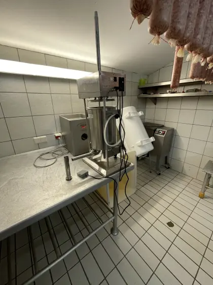 Wurstfüller - 25 l - el. - inkl. 4 Füllrohre - Royal