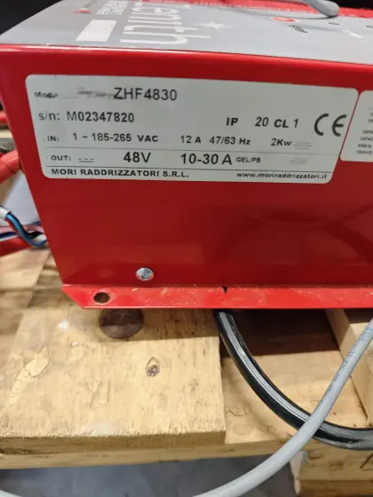 Staplerbatterien mit Mikroprozessorladegerät