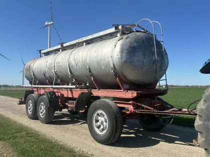 Tankwagen für Wasser, Gülle, Dünger