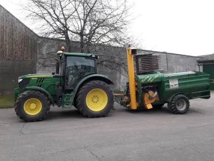 Kürbisernter Green Bull