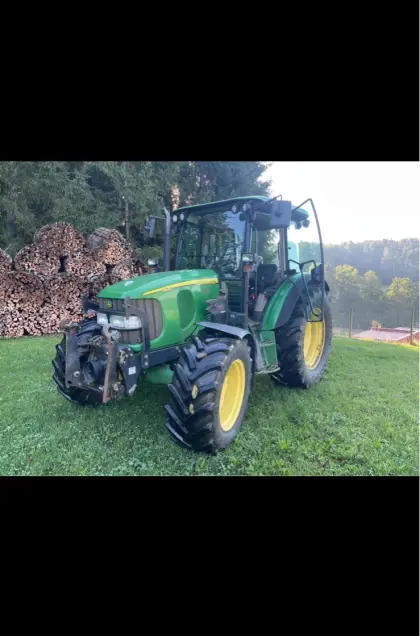 John Deere 5820