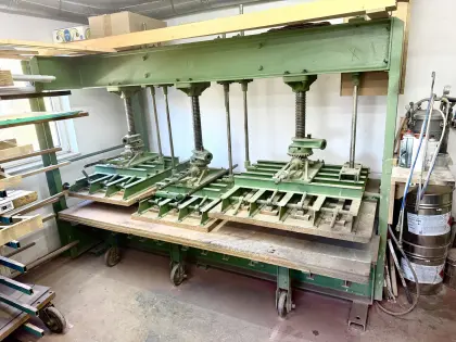 Furnierpresse Spindelpresse