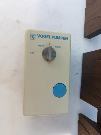 Benedikt & Jäger Schalter Vogel Pumpen