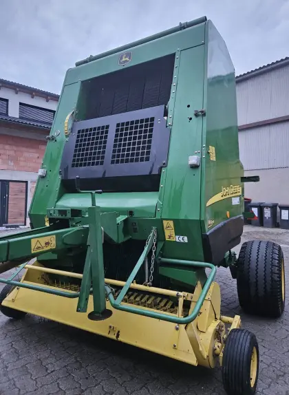 John Deere Rundballenpresse 592