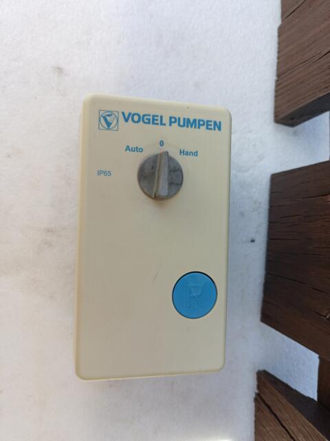 Benedikt & Jäger Schalter Vogel Pumpen