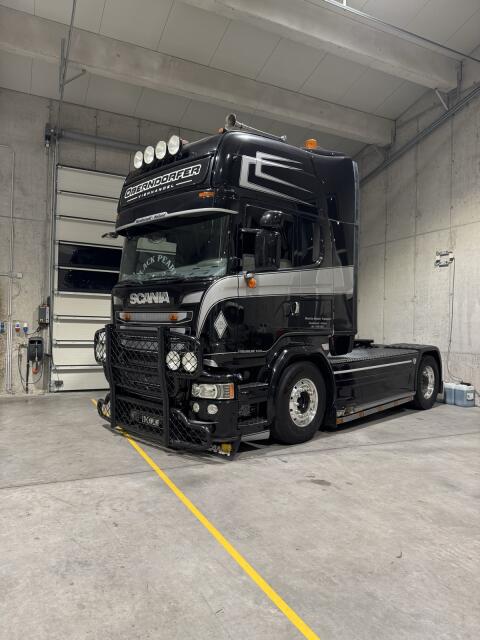 Scania R520 V8