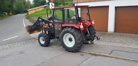 Hauer Frontlader für Lindner 520SA