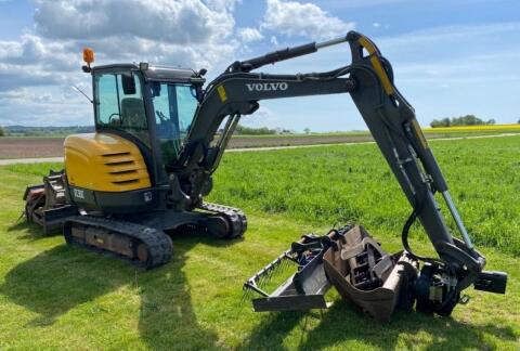 2014 Volvo EC35C mit 11 Anbaugeräten