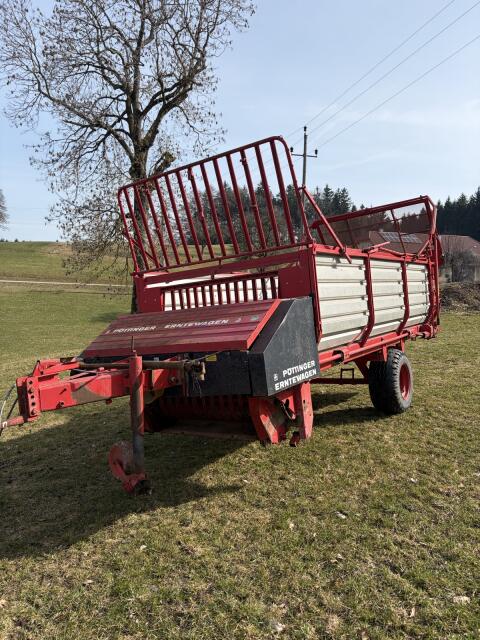 Schlachte Pöttinger Erntewagen