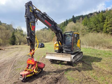 Volvo ECR145L mit Woody 50